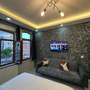 The Square 30 Otel